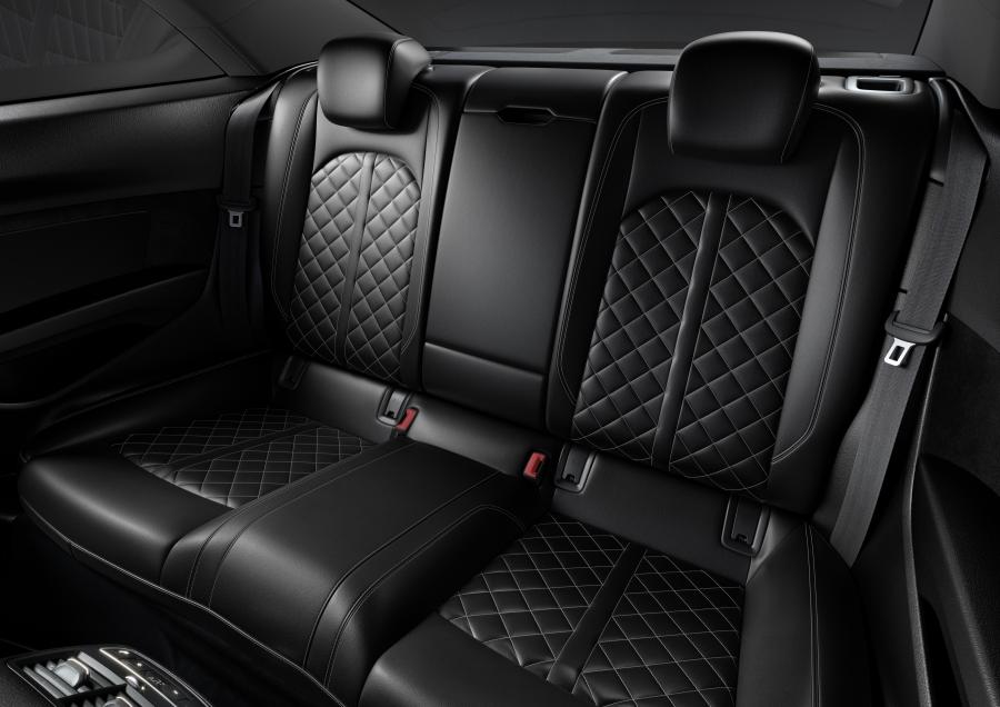 Интерьер Audi S5 Coupe TDI 2019 года  (WW) (фото 3 из 20)